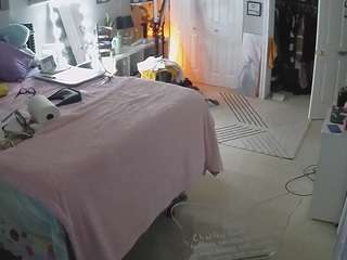 voyeurcam-house-charleys-room — Camsoda recorded stream image, 15.02.2025 10:20
