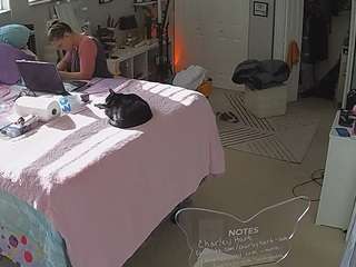voyeurcam-house-charleys-room — Camsoda recorded stream image, 15.02.2025 10:20