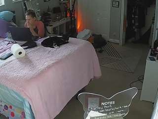 voyeurcam-house-charleys-room — Camsoda recorded stream image, 15.02.2025 10:20