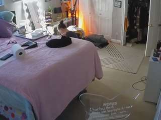 voyeurcam-house-charleys-room — Camsoda recorded stream image, 15.02.2025 10:20