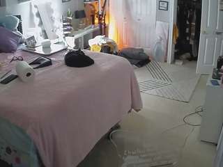 voyeurcam-house-charleys-room — Camsoda recorded stream image, 15.02.2025 10:20