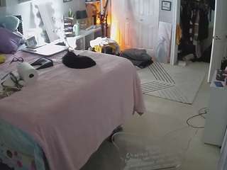voyeurcam-house-charleys-room — Camsoda recorded stream image, 15.02.2025 10:20
