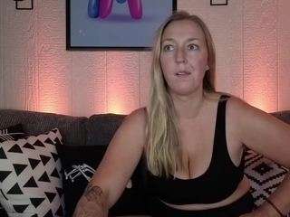 lucyallen4201 — Camsoda recorded stream image, 31.10.2025 01:10