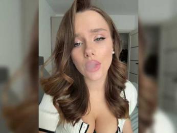 Tati16 — Bongacams recorded stream image, 31.10.2025 04:00