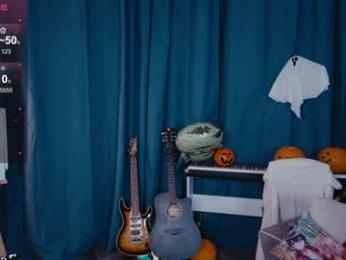 madnessalise — Chaturbate recorded stream screenshot (02 Nov 2025)