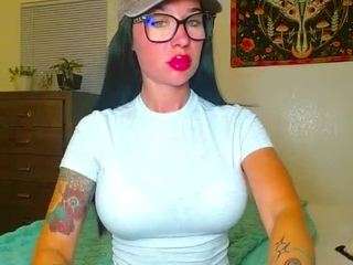 tighttinymilf — Camsoda recorded stream image, 04.11.2025 01:40