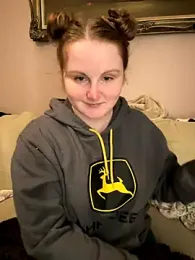 GingerSnap33 — Stripchat recorded stream image, 04.11.2025 04:00