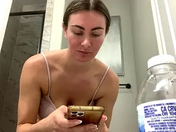 Alyssa_rhoades — Stripchat recorded stream image, 06.11.2025 20:20