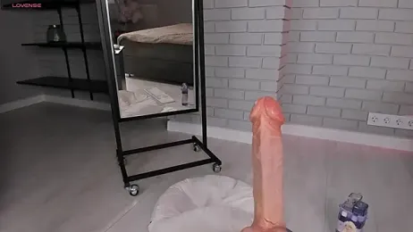 juicy-pussy — Stripchat recorded stream image, 08.11.2025 03:00
