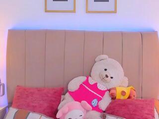 Bella Fontana — Flirt4free recorded stream screenshot (08 Nov 2025)