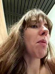 MariiD — Stripchat recorded stream image, 09.11.2025 06:30