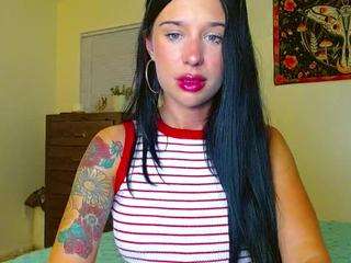 tighttinymilf — Camsoda recorded stream image, 10.11.2025 02:40