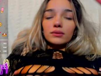 sassyt33n — Chaturbate recorded stream image, 10.11.2025 08:40