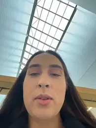 Holly_Play — Stripchat recorded stream image, 11.11.2025 09:00