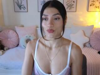 Alejandhra — Flirt4free recorded stream screenshot (11 Nov 2025)