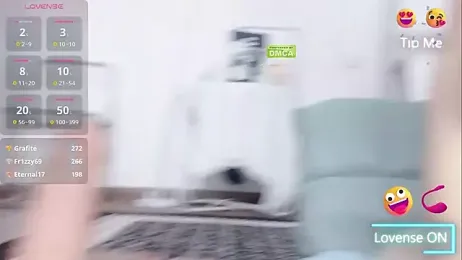 momo-5952 — Stripchat recorded stream image, 11.11.2025 14:40