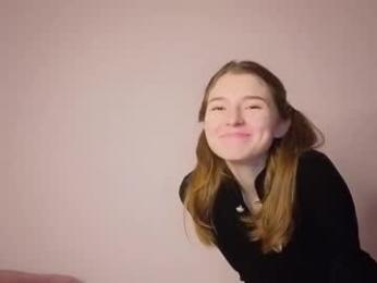 pamilarakestraw — Chaturbate recorded stream screenshot (11 Nov 2025)