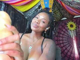 elizagrey — Camsoda recorded stream image, 12.11.2025 10:40