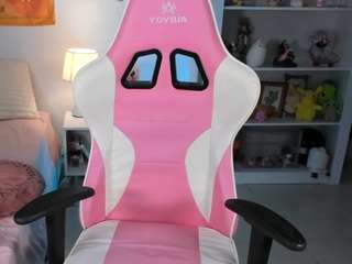 namiwolff — Camsoda recorded stream image, 12.11.2025 20:20