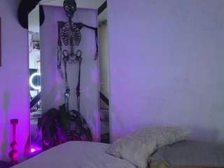 elissecinnamon — Camsoda recorded stream screenshot (13 Nov 2025)