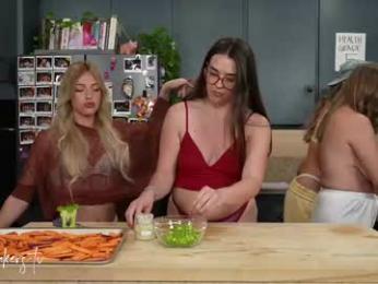 nakedbakers — Chaturbate recorded stream screenshot (24 Feb 2025)