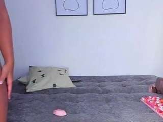 avaferrera — Camsoda recorded stream image, 15.11.2025 03:10