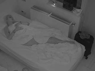 voyeurcam-julmodels-bed-7 — Camsoda recorded stream image, 15.11.2025 00:00