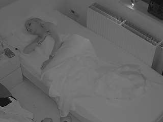voyeurcam-julmodels-bed-7 — Camsoda recorded stream image, 15.11.2025 00:00