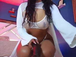 lady-brownn — Camsoda recorded stream screenshot (16 Nov 2025)