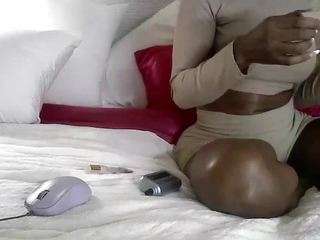 tastethepeach — Camsoda recorded stream screenshot (16 Nov 2025)