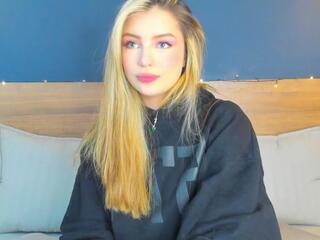 Zara Bliss — Flirt4free recorded stream screenshot (16 Nov 2025)