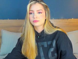 Zara Bliss — Flirt4free recorded stream screenshot (16 Nov 2025)