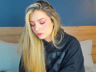 Zara Bliss — Flirt4free recorded stream screenshot (16 Nov 2025)