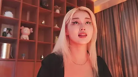 hyun_chia — Stripchat recorded stream screenshot (18 Nov 2025)