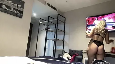 petitebeauty — Stripchat recorded stream image, 18.11.2025 15:30