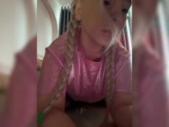 LittleDelora — Bongacams recorded stream screenshot (21 Nov 2025)