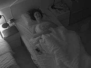 voyeurcam-julmodels-bed-7 — Camsoda recorded stream image, 23.02.2025 13:00