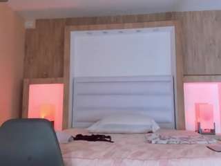 veronica-garcia — Camsoda recorded stream screenshot (21 Nov 2025)