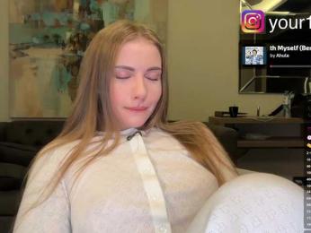 VikkiExtraCheese — Bongacams recorded stream image, 21.11.2025 18:40