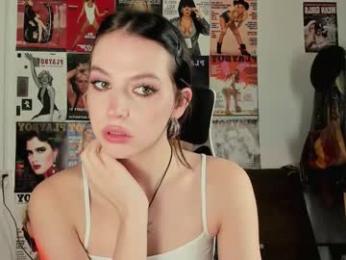 niky_jess — Chaturbate recorded stream screenshot (24 Nov 2025)