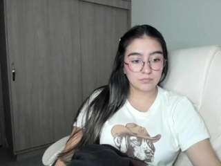 alexyferrer — Camsoda recorded stream image, 25.11.2025 22:10