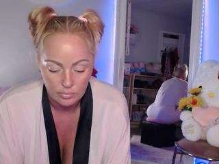 mshunnybunnyy — Camsoda recorded stream image, 26.11.2025 03:40