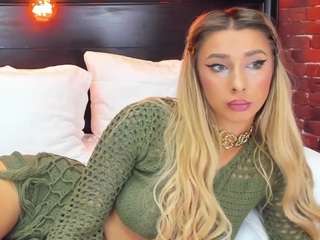 christynaross — Camsoda recorded stream image, 26.11.2025 20:00