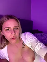 lunawolf21 — Stripchat recorded stream image, 27.11.2025 07:30