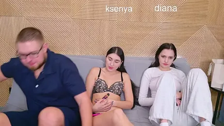 Ksenny — Stripchat recorded stream screenshot (28 Nov 2025)