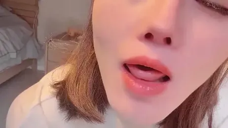 Krismil3 — Stripchat recorded stream screenshot (28 Nov 2025)