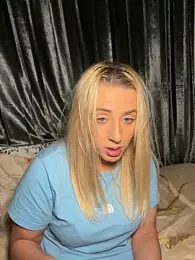 Strongqueen — Stripchat recorded stream image, 28.11.2025 23:30