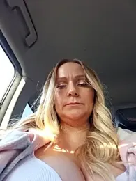 Bondgirl_013 — Stripchat recorded stream image, 29.11.2025 12:00