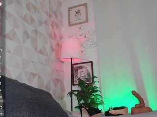 elissecinnamon — Camsoda recorded stream screenshot (25 Feb 2025)