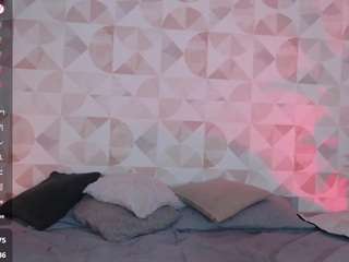 elissecinnamon — Camsoda recorded stream screenshot (25 Feb 2025)